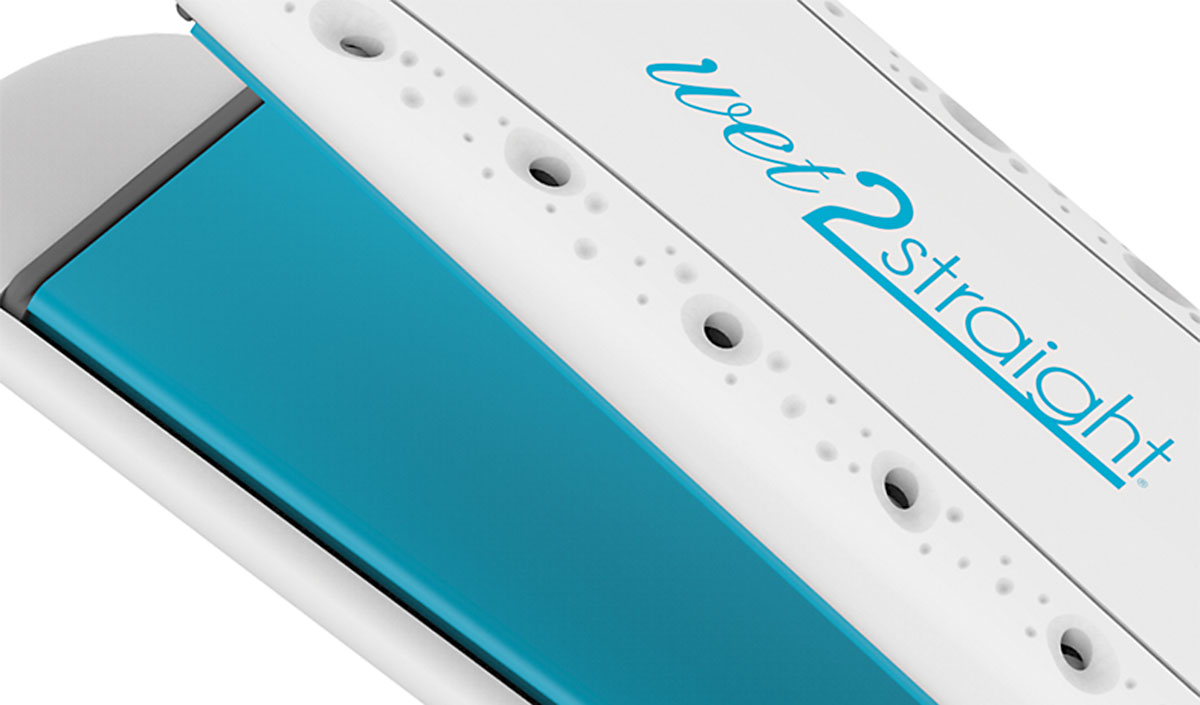 Detalle de placas azules de la plancha Wet2Straight